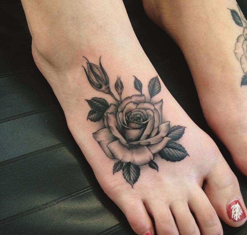 hoa hồng ở chân