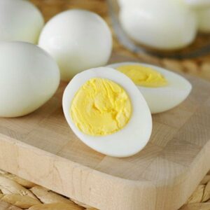 Phun môi kiêng trứng bao lâu? Có cần kiêng trứng vịt lộn không?