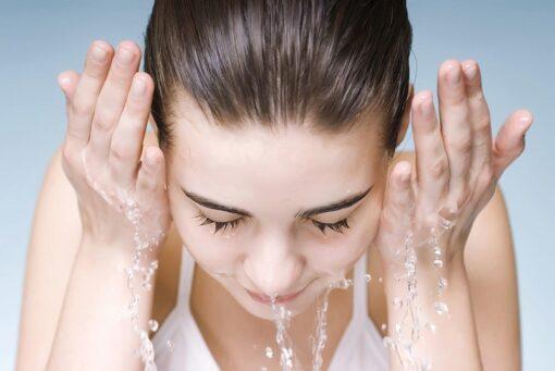 Xăm lông mày bao lâu thì được rửa mặt?