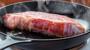 Xăm môi kiêng thịt bò bao lâu để lên màu đẹp nhất?