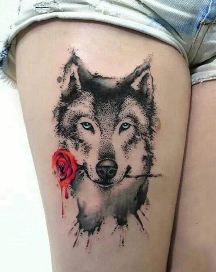 Hình xăm chó sói và hoa hồng